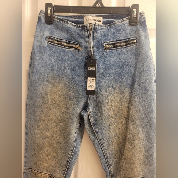 NWT Fashion Nova Biker Moto "Back At It" Skinny Stretch - Size 5 - So Cute! - Picture 4 of 6